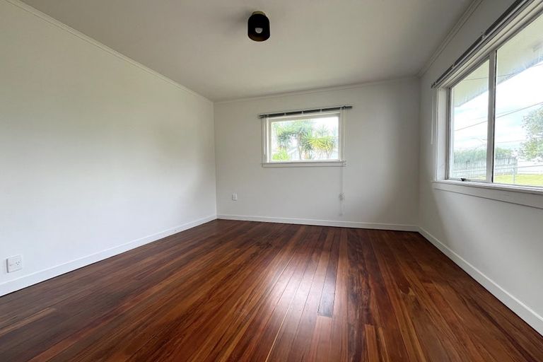 Photo of property in 1/59 Birkdale Road, Birkdale, Auckland, 0626