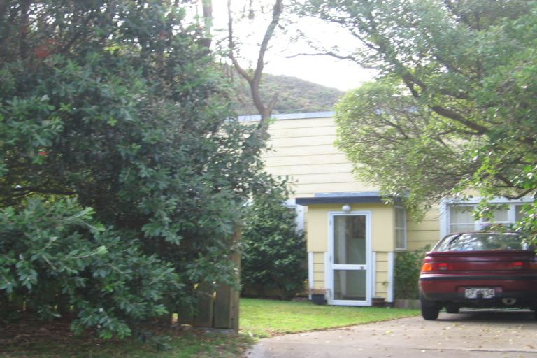 Photo of property in 92 Happy Valley Road, Owhiro Bay, Wellington, 6023