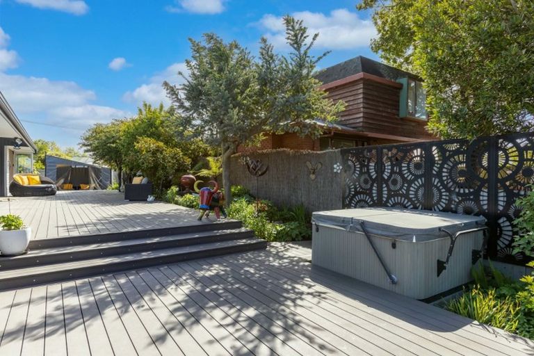 Photo of property in 28 Waitikiri Drive, Parklands, Christchurch, 8083