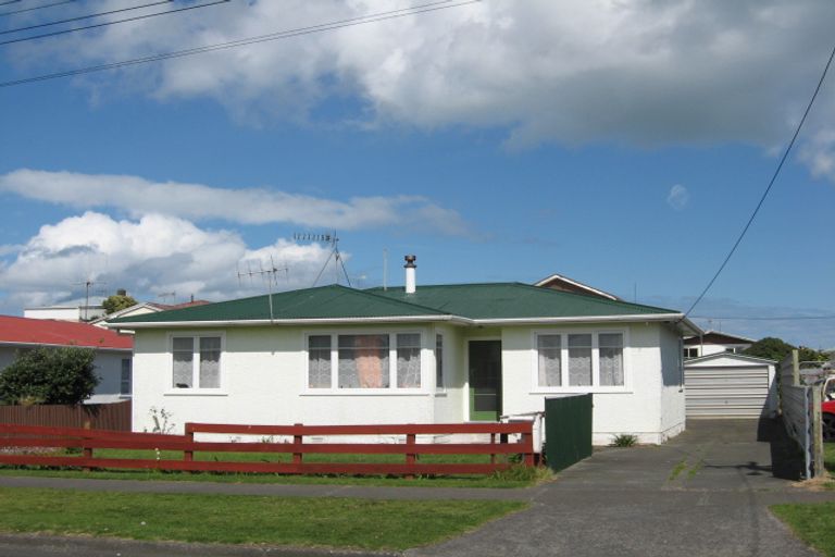 Photo of property in 34 Titoki Street, Castlecliff, Whanganui, 4501