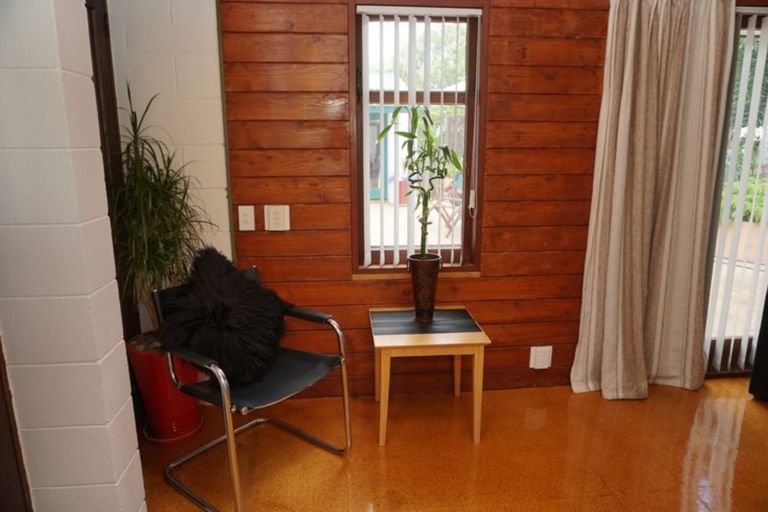 Photo of property in 5a Pohutukawa Avenue, Shelly Park, Auckland, 2014