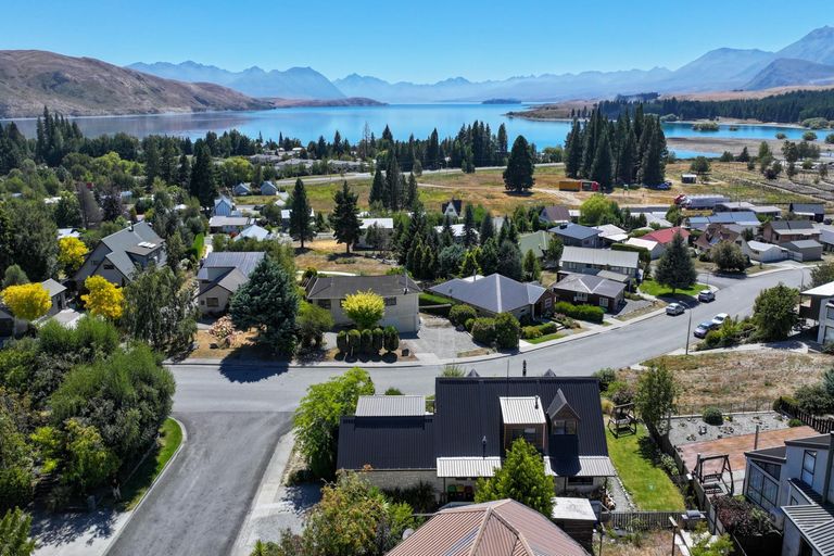 Photo of property in 4 Hamilton Drive, Lake Tekapo, 7999