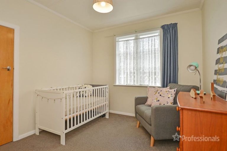 Photo of property in 75 Victoria Street, Carterton, 5713