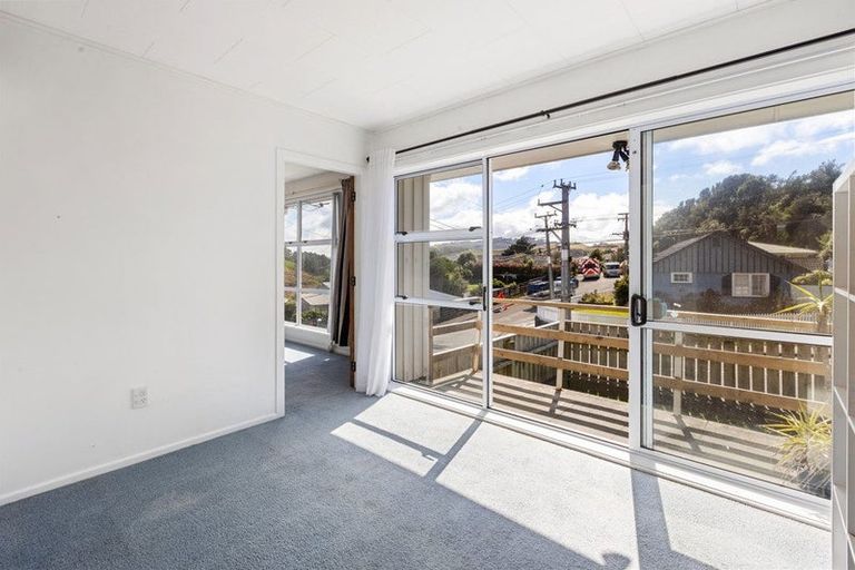 Photo of property in 96 Beazley Avenue, Paparangi, Wellington, 6037