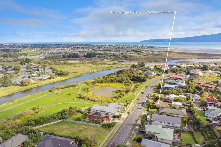 Photo of property in 133 Weggery Drive, Waikanae Beach, Waikanae, 5036
