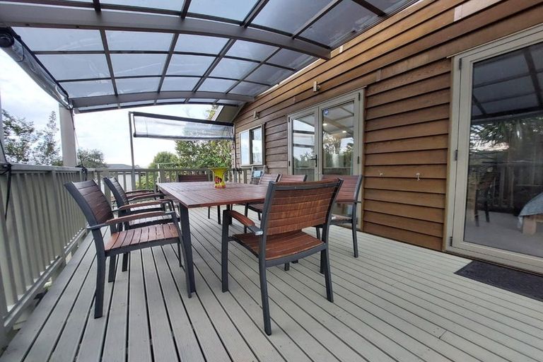 Photo of property in 20a Dolbear Street, Titirangi, Auckland, 0604