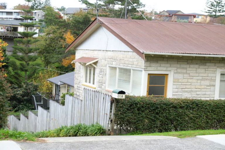 Photo of property in 2/31 Luplau Crescent, Cockle Bay, Auckland, 2014