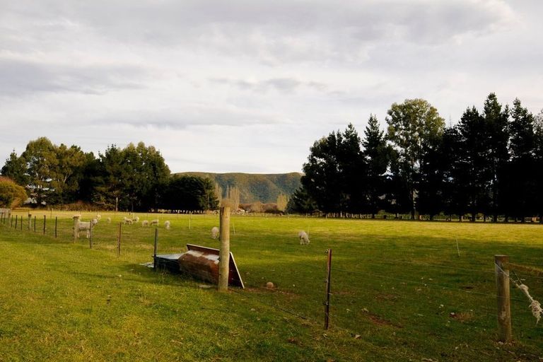 Photo of property in 64 Waihao Back Road, Waimate, 7979