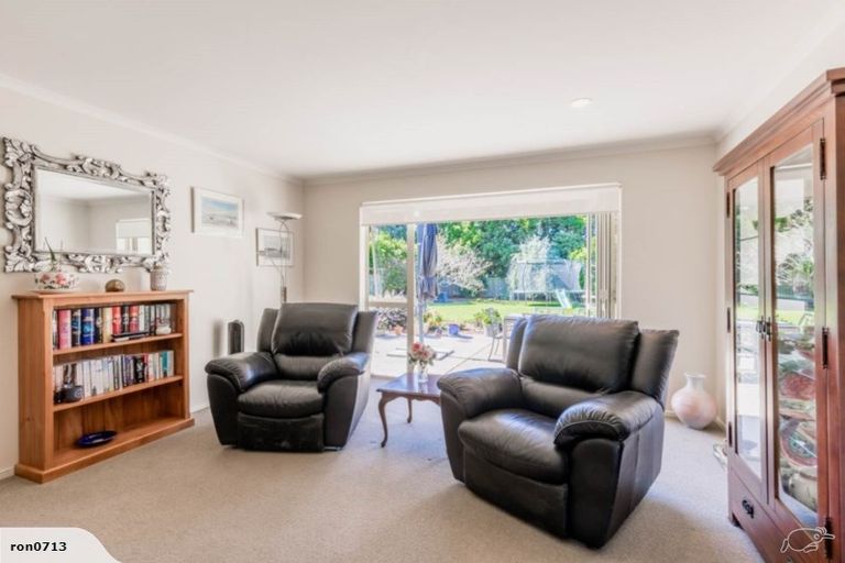 Photo of property in 6 Station Road, Huapai, Kumeu, 0810
