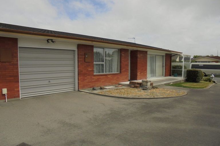 Photo of property in 1/31 Guinness Crescent, Ilam, Christchurch, 8041