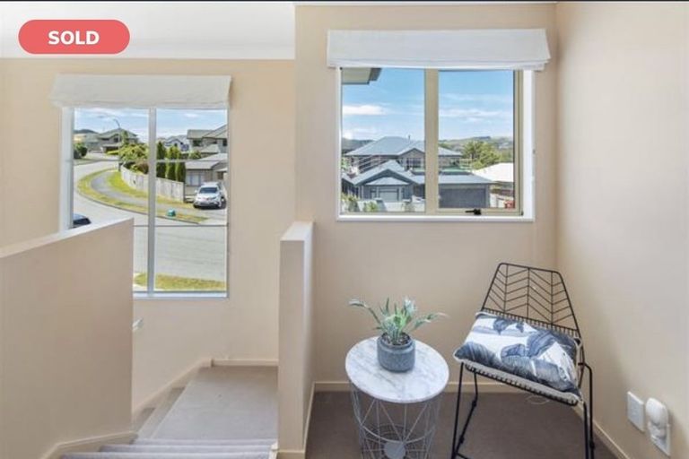 Photo of property in 6 Chippenham Grove, Churton Park, Wellington, 6037