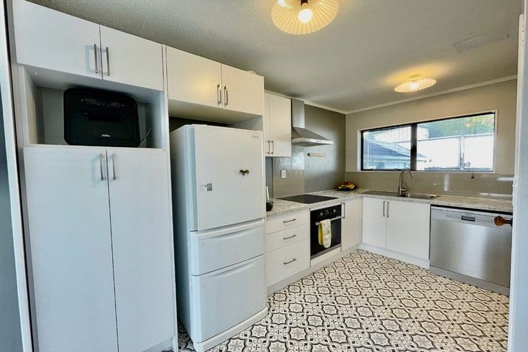 Photo of property in 6 Trilids Lane, Churton Park, Wellington, 6037