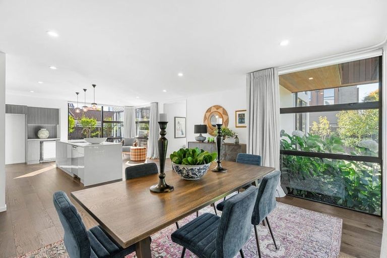 Photo of property in 42 Tui Street, Fendalton, Christchurch, 8041