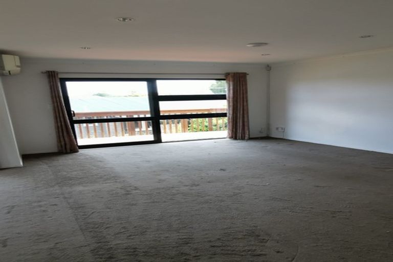 Photo of property in 21a Kirrie Avenue, Te Atatu South, Auckland, 0610