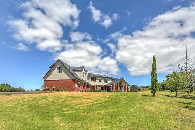Photo of property in 260 State Highway 16, Kumeu, 0892