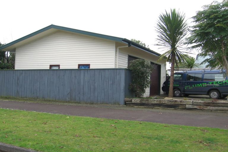 Photo of property in 39 Rangitane Street, Palmerston North, 4414