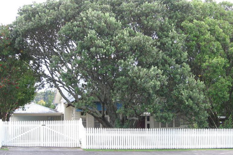 Photo of property in 171 Titirangi Road, New Lynn, Auckland, 0600