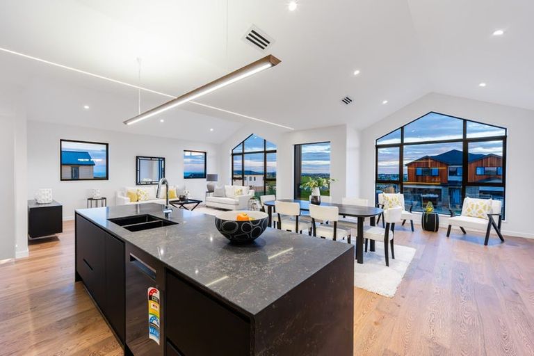 Photo of property in 187 Te Oneroa Way, Long Bay, Auckland, 0630