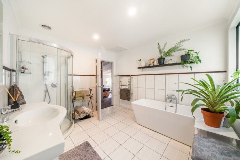 Photo of property in 17 Seymour Grove, Kingsley Heights, Upper Hutt, 5018