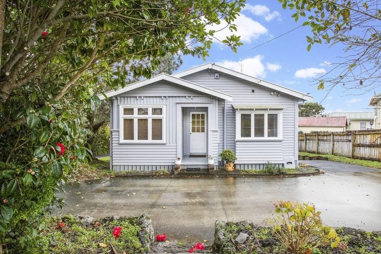 Photo of property in 26 Clayburn Road, Glen Eden, Auckland, 0602