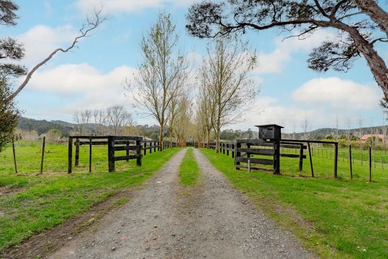 Photo of property in 255 Ararimu Valley Road, Helensville, Waimauku, 0882