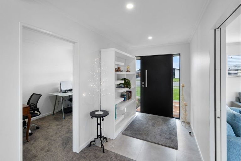 Photo of property in 17 Suffolk Drive, Kirwee, 7571