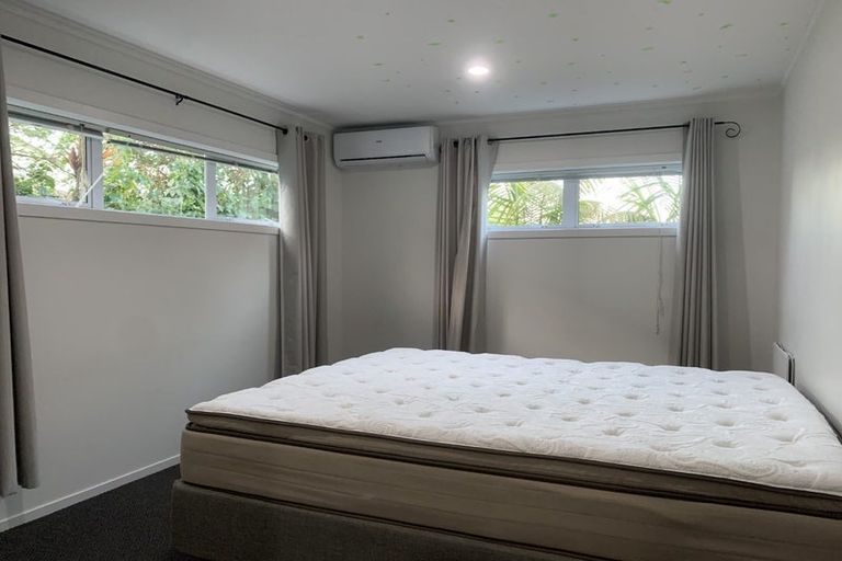 Photo of property in 123a Hobsonville Road, West Harbour, Auckland, 0618