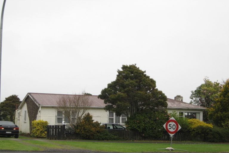 Photo of property in 5 Cracroft Street, Waitara, 4320