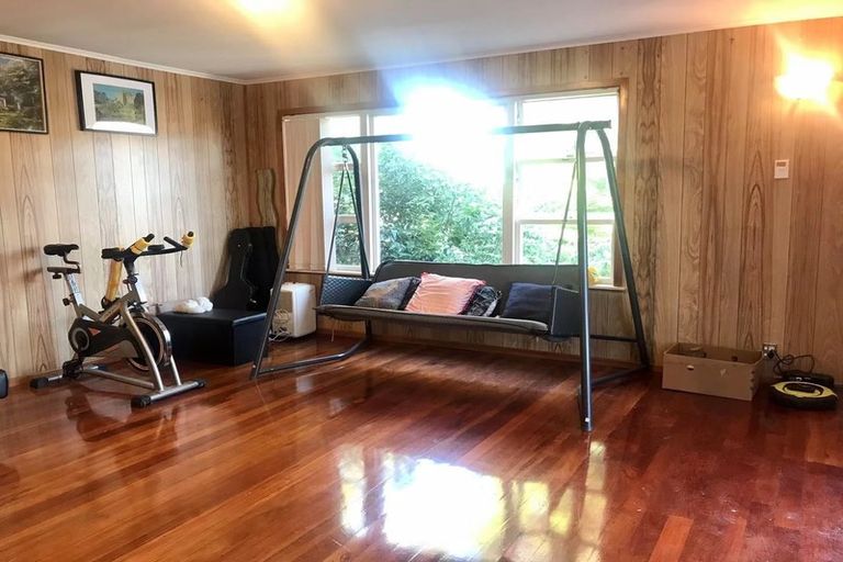 Photo of property in 27 Kohekohe Street, New Lynn, Auckland, 0600