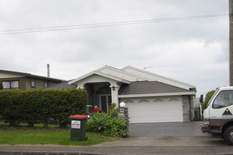 Photo of property in 999 Whangaparaoa Road, Tindalls Beach, Whangaparaoa, 0930