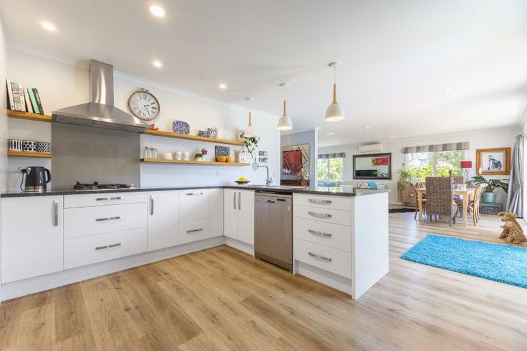 Photo of property in 58 Hillcrest Road North, Raumati Beach, Paraparaumu, 5032