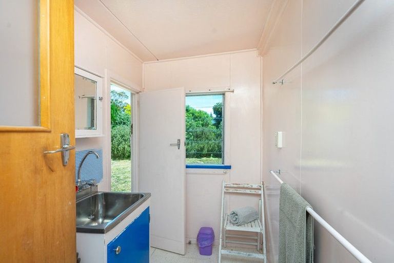 Photo of property in 22 Hemara Street, Waikanae Beach, Waikanae, 5036