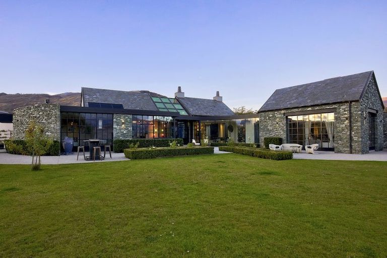 Photo of property in Millbrook Resort, 2 Millvista Lane, Arrowtown, Queenstown, 9371