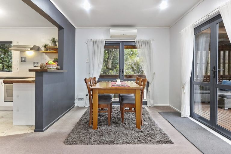 Photo of property in 30 Wood Bay Road, Titirangi, Auckland, 0604