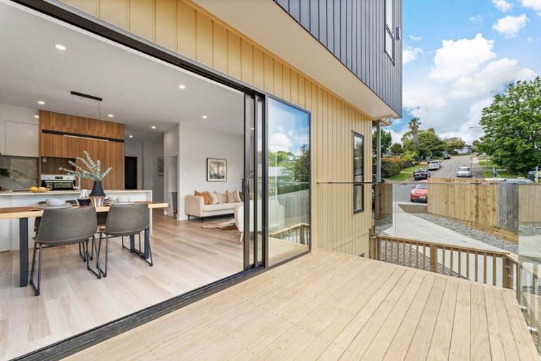 Photo of property in 31b Ludlow Terrace, Totara Vale, Auckland, 0627