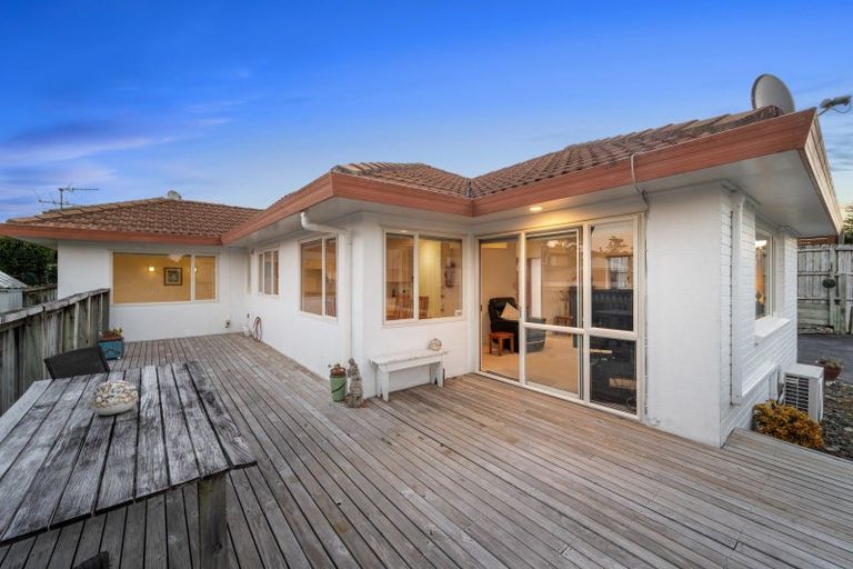 Photo of property in 2/138 Whitford Road, Somerville, Auckland, 2014