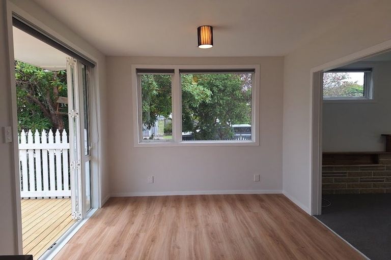 Photo of property in 15 Matuku Street, Heretaunga, Upper Hutt, 5018