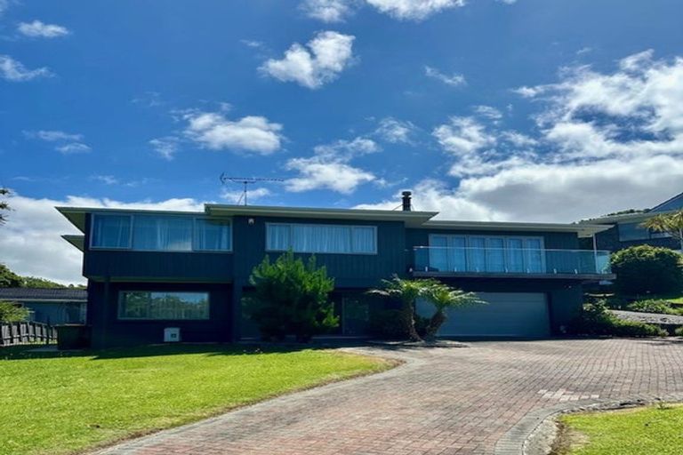 Photo of property in 1 Manaia Place, Mairangi Bay, Auckland, 0630