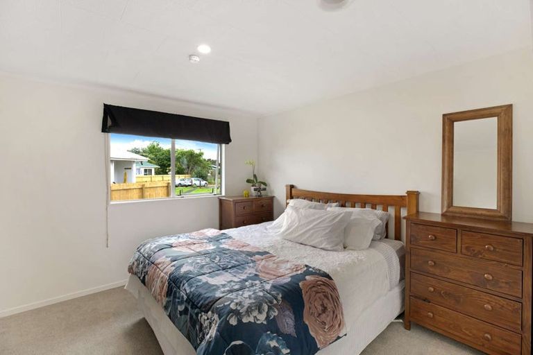 Photo of property in 1/26 Te Moau Avenue, Parakai, 0830