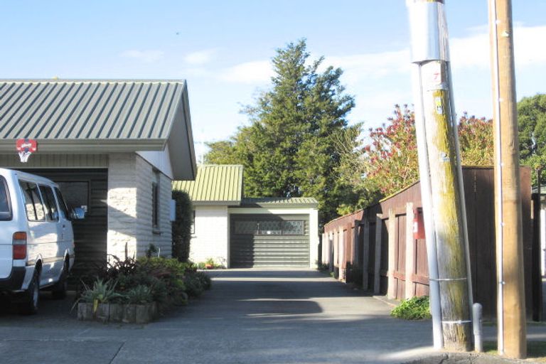 Photo of property in 17 Church Road, Taradale, Napier, 4112