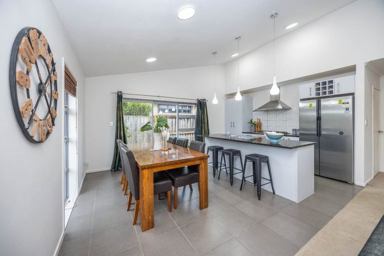 Photo of property in 33 Chadwick Place, Rototuna North, Hamilton, 3210