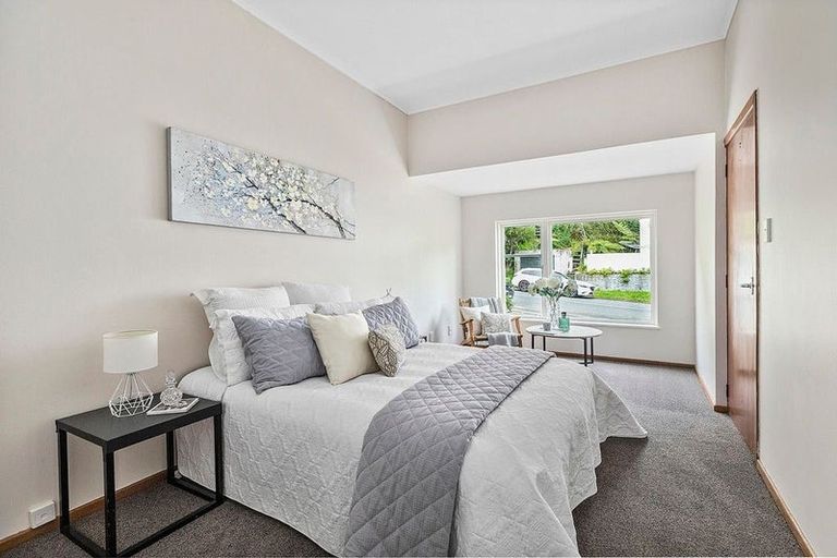 Photo of property in 48 Randwick Road, Northland, Wellington, 6012