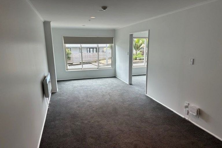 Photo of property in 2c/30 Westward Ho, Glen Eden, Auckland, 0602