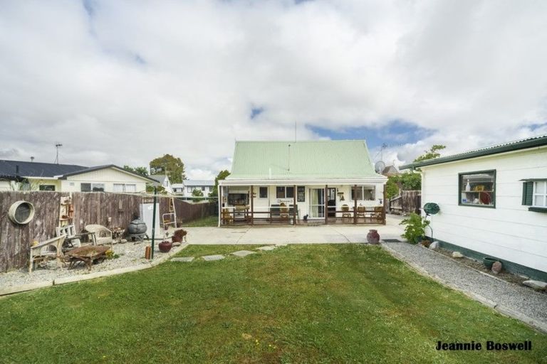 Photo of property in 50 Rhodes Drive, Kelvin Grove, Palmerston North, 4414