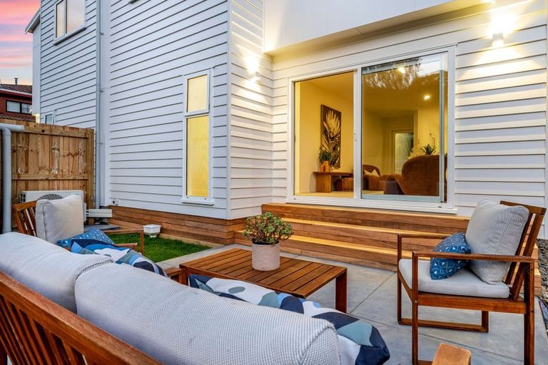 Photo of property in 83d Oxford Street, Tawa, Wellington, 5028