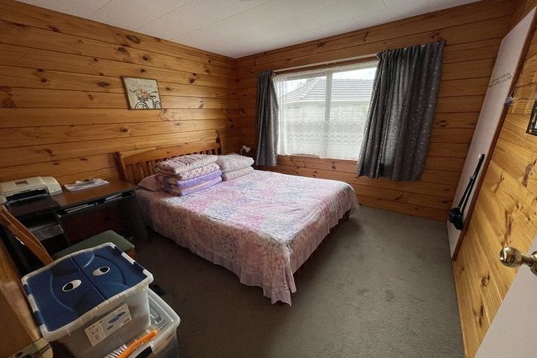 Photo of property in 1/202 Lake Road, Northcote, Auckland, 0627