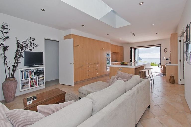 Photo of property in 73 Radar Road, Hot Water Beach, Whitianga, 3591