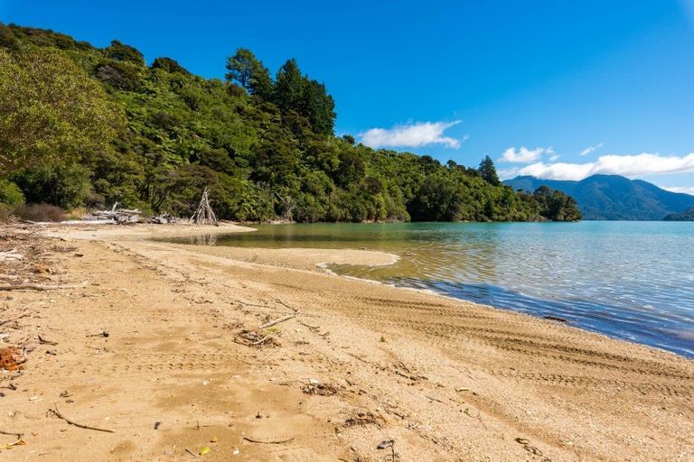 Photo of property in 44 Moetapu Bay Road, Moetapu Bay, Linkwater, 7282