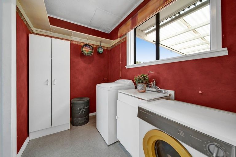 Photo of property in 16 Aotea Street, Welbourn, New Plymouth, 4312