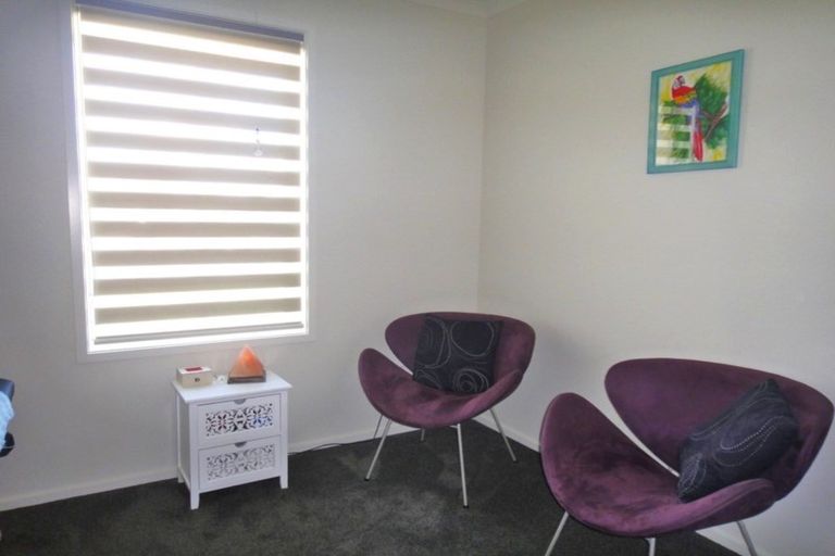 Photo of property in 6 Ara Kahika Lane, One Tree Point, 0118